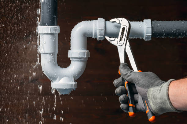 Professional Sewer Line Repair technician working in Samaria, MI